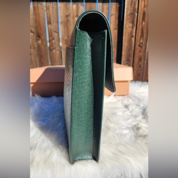 Louis Vuitton Green Taiga Leather Robusto 1 Compartment Briefcase - Picture 4 of 13